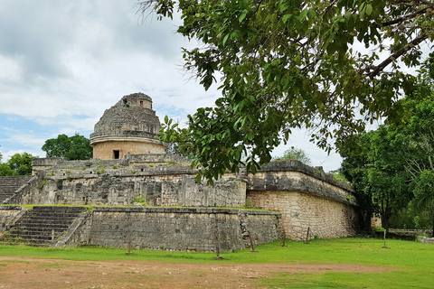 Ab Cancún: Tagestour nach Chichén Itzá mit Mittagessen