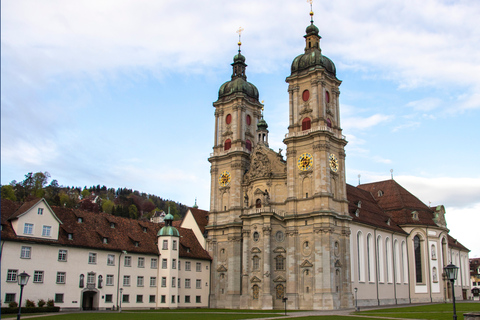 St. Gallen: Private Architekturtour mit einem lokalen ExpertenSt. Gallen: Privater architektonischer Rundgang