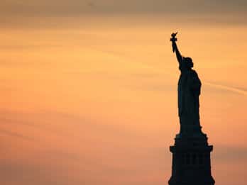 New York: Bootsfahrt zur Freiheitsstatue zum Sonnenuntergang New York: Bootsfahrt zur Freiheitsstatue zum Sonnenuntergang