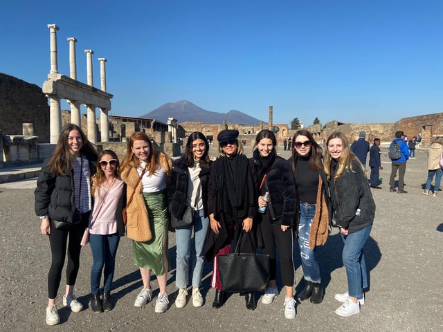 From Rome: Pompeii All-Inclusive Tour with Live Guide