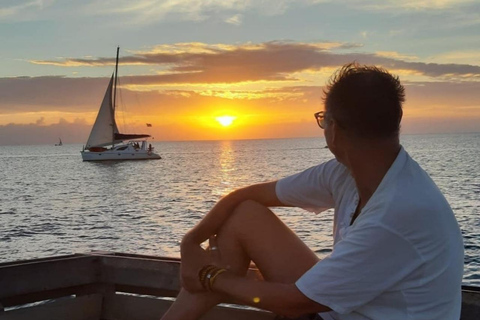 Zanzibar: Maasai Culture Village Tour och dhow-kryssning i solnedgångenHotelltransfer var som helst i Zanzibar