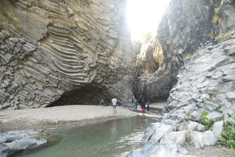 De Taormina: Excursão de 1 Dia Etna, Vinho e Gole dell&#039;Alcantara