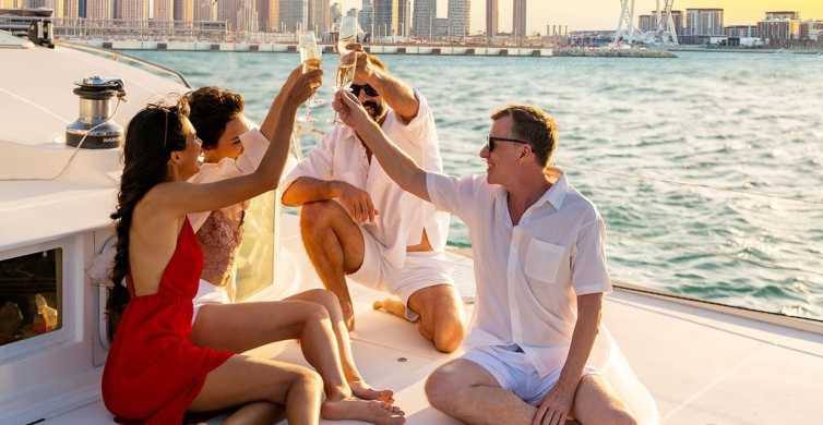 Dubaj: Luksuzni izlet z jahto ob sončnem zahodu s prigrizki in pijačo