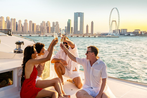 Dubai: Luxury Yacht Tour with Water Soft Drinks Dubai: Sunset Luxury Yacht Tour with Snack Box & Soft Drinks