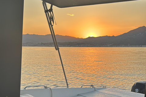 Taormina: Sunset Dolphin Tour by Catamaran with Aperitif