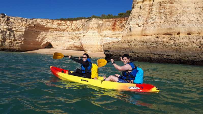 Dall'Algarve: Tour in kayak della grotta della cattedrale di Benagil