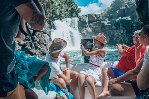 From Trou d'Eau Douce: Group Speedboat Tour to Ile aux Cerfs Tour with Meeting Point