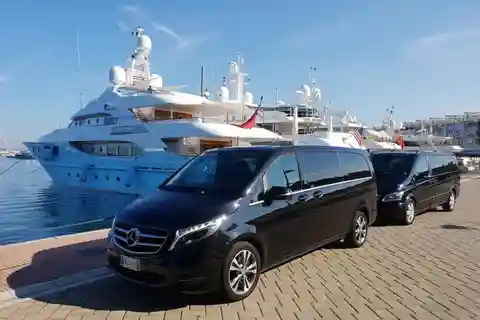 Da Napoli: Trasferimento privato ad Amalfi o alla Costiera Amalfitana