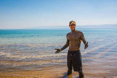 Tel Aviv: Halbtägiger Gruppenausflug zum Privatstrand am Toten MeerTel Aviv: Halbtägiger privater Gruppenausflug zum Toten Meer
