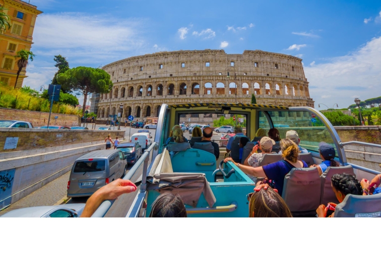 Rome : bus à arrêts multiples et visite coupe-file du ColiséeVisite avec billet de bus de 48 heures - Anglais