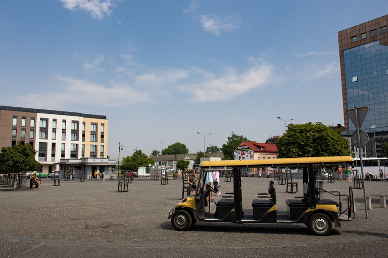 Krakow: Private 3-District Electric Car Tour