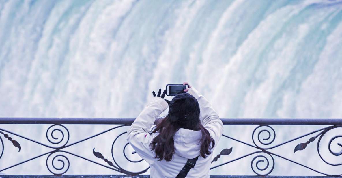 From Toronto: Niagara Falls Day Tour with Boat Cruise