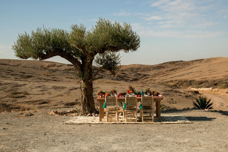 Ab Marrakesch: Agafay-Wüstentour mit Mittagessen & Kamelritt