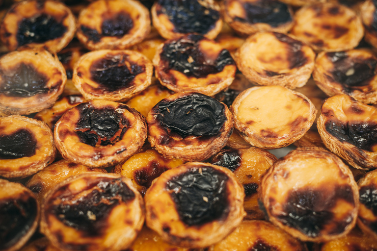 Lisboa: Tour gastronómico privado a pie por los barrios históricos