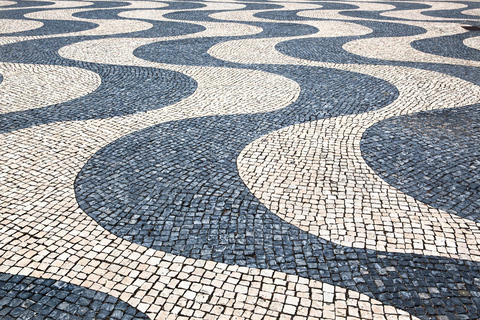 Lisboa: Tour gastronómico privado a pie por los barrios históricos