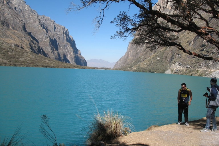 Desde Huaraz: tour guiado de senderismo por los lagos de Llanganuco y entradaOpción estándar