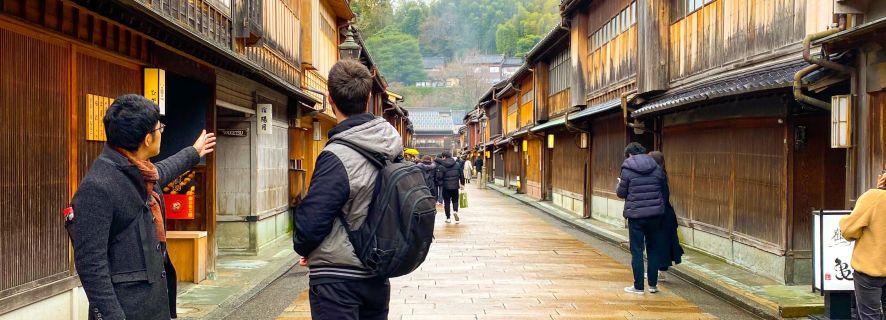 Kanazawa: Samurai and Geisha District Walking Tour