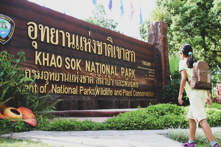 Wędrówka po dżungli Khao Sok i wycieczka kajakiemZ Khao Lak: wędrówka po dżungli Khao Sok i wycieczka kajakiem