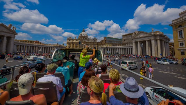 Rome: Hop-on-Hop-off Bus with Vatican and Sistine Chapel