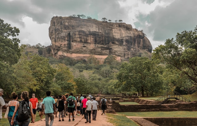 Van Dambulla: Sigiriya Rock, Village en Minneriya Tour
