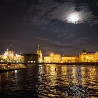 Praga: crucero nocturno de 50 minutos