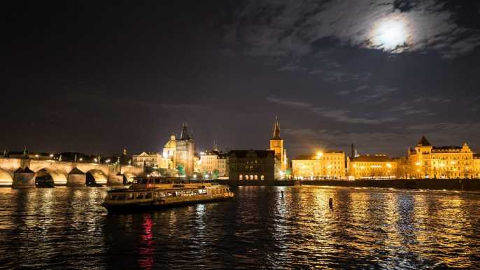 Praga: crucero nocturno de 50 min