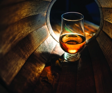 From Glasgow: Whisky and Loch Lomond Tour with Admissions