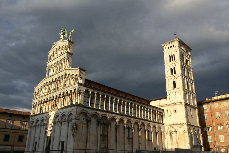 La Spezia: Full-Day Pisa and Lucca ExcursionWalking Tour without Entry Tickets