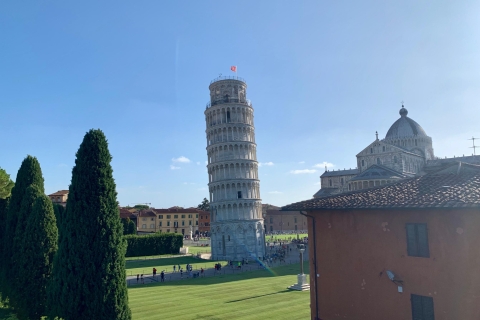 La Spezia: Excursión de un día a Pisa y LuccaTraslado con visita a pie en Lucca