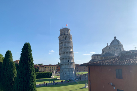 La Spezia: Full-Day Pisa and Lucca ExcursionWalking Tour without Entry Tickets