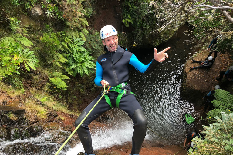 Madeira: Canyoning-avontuur niveau 1Madeira: niveau-1 canyoning-avontuur