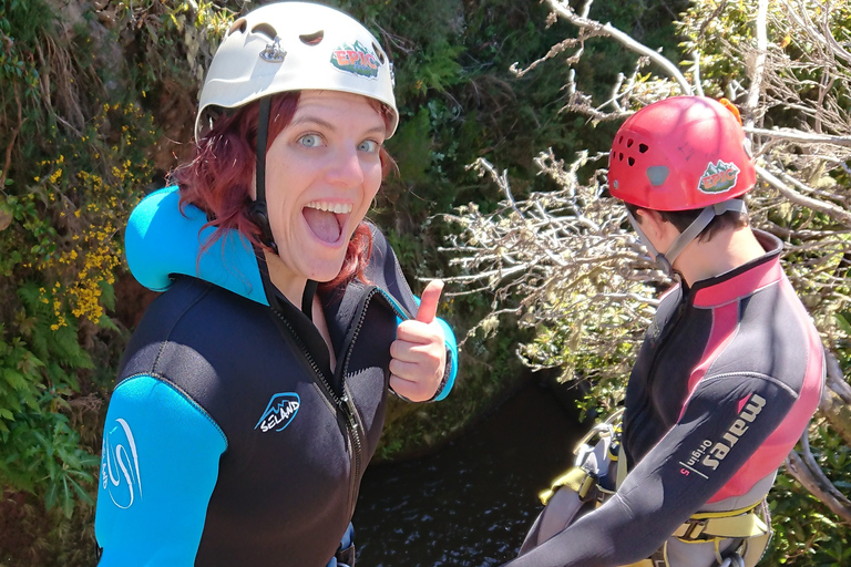 Madeira: Canyoning-avontuur niveau 1Madeira: niveau-1 canyoning-avontuur