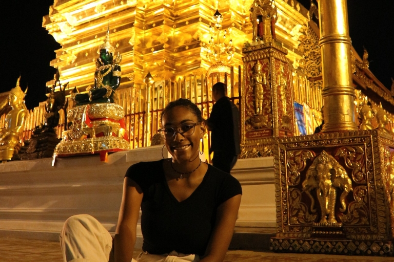 Chiang Mai: tour nocturno de 4h en Wat Umong y Doi SuthepTour en grupo de 4h al atardecer en Doi Suthep y Wat Umong