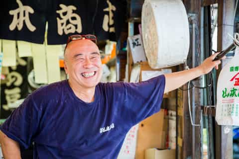 Tokyo: Tsukiji Fish Market Guided Tour with Tastings