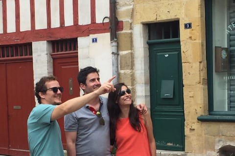 Bayonne: Private Walking Tour and Chocolate Tasting