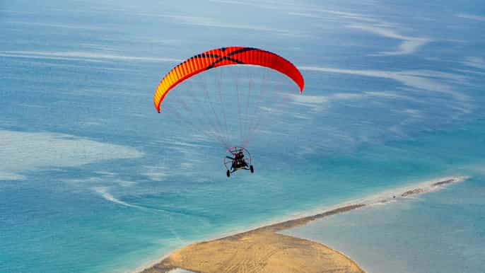 doha paragliding tour