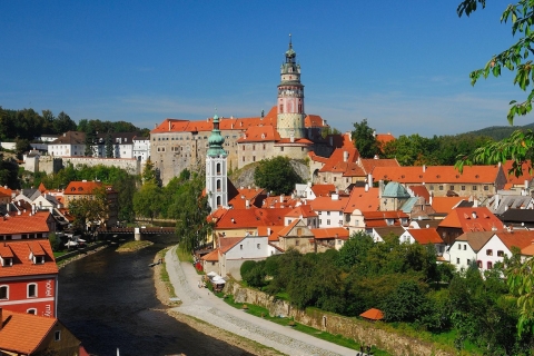 Praga: traslado turístico a Salzburgo a través de Cesky Krumlov