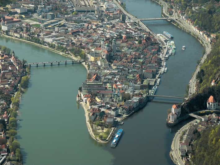 Praga: trasferimento privato di sola andata a Passau