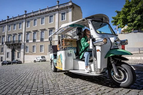 Lisboa: recorrido guiado en tuk-tuk por la histórica línea 28 del tranvía