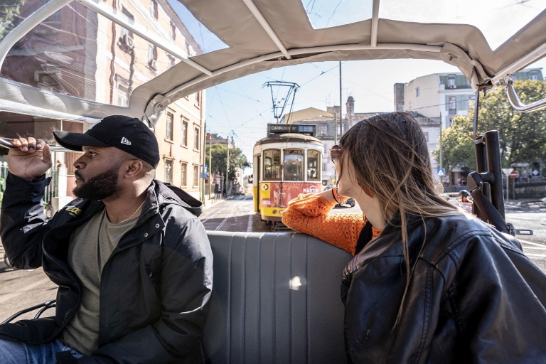 Lisbonne : parcours de 2 h du tram 28 en tuk-tuk écologiqueVisite en espagnol