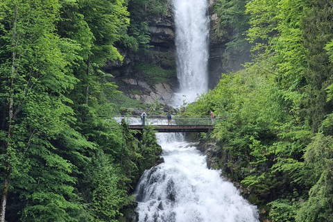 Bönigen: Szlak nad jeziorem i wędrówka do wodospadów Giessbach