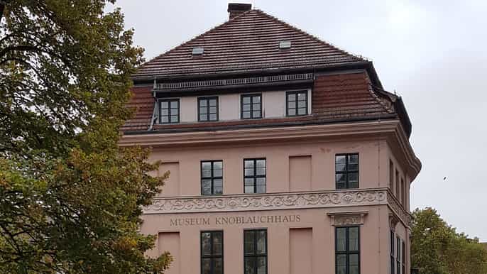 berlin 3hour salon culture history tour