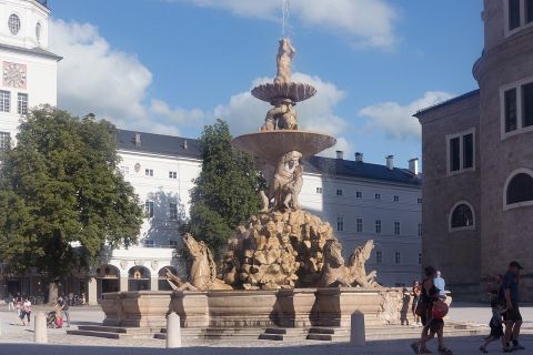 Salzburg: Private One-Way Transfer to Cesky Krumlov