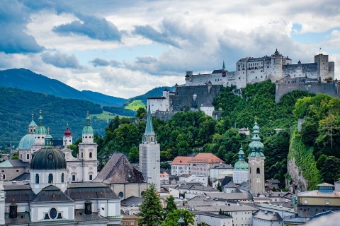 Salzburgo: traslado privado de ida a Cesky Krumlov