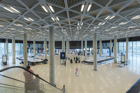 Traslado do aeroporto para qualquer hotel em AmãTraslado de Ida e Volta