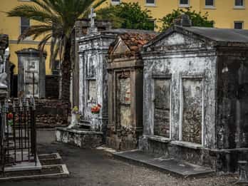 New Orleans: St. Louis Cemetery # 1 Tour New Orleans: St. Louis Cemetery # 1 Tour