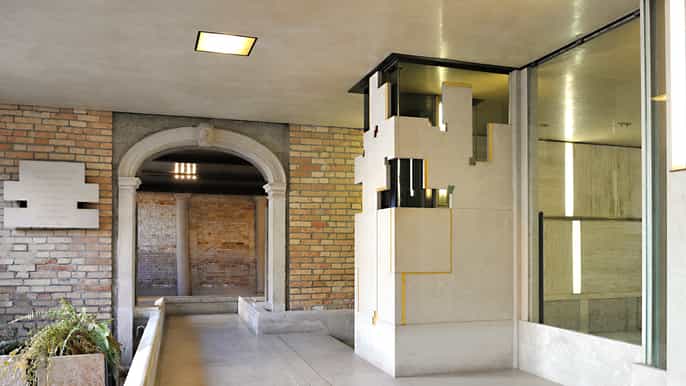 venice guided carlo scarpa architecture tour