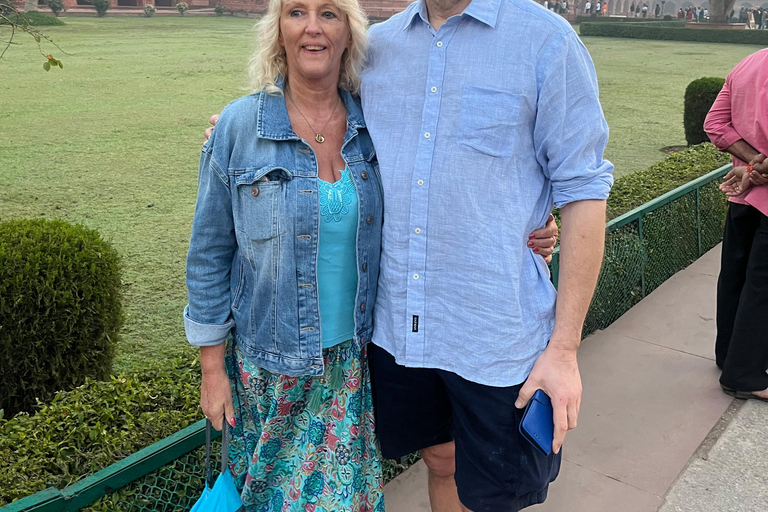 From Delhi : Agra Same Day Trip by Gatimaan Express