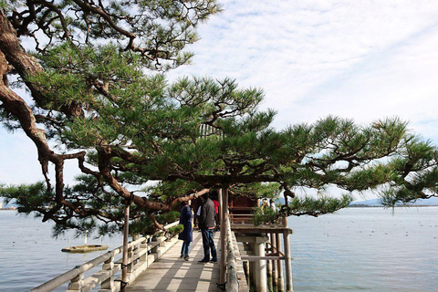 Nara: passeio ao entardecer com caligrafia e lanternasNara: caminhada ao entardecer com caligrafia e lanternas