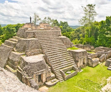 San Ignacio: Excursión a las Ruinas Mayas del Caracol y la Cascada con Comida